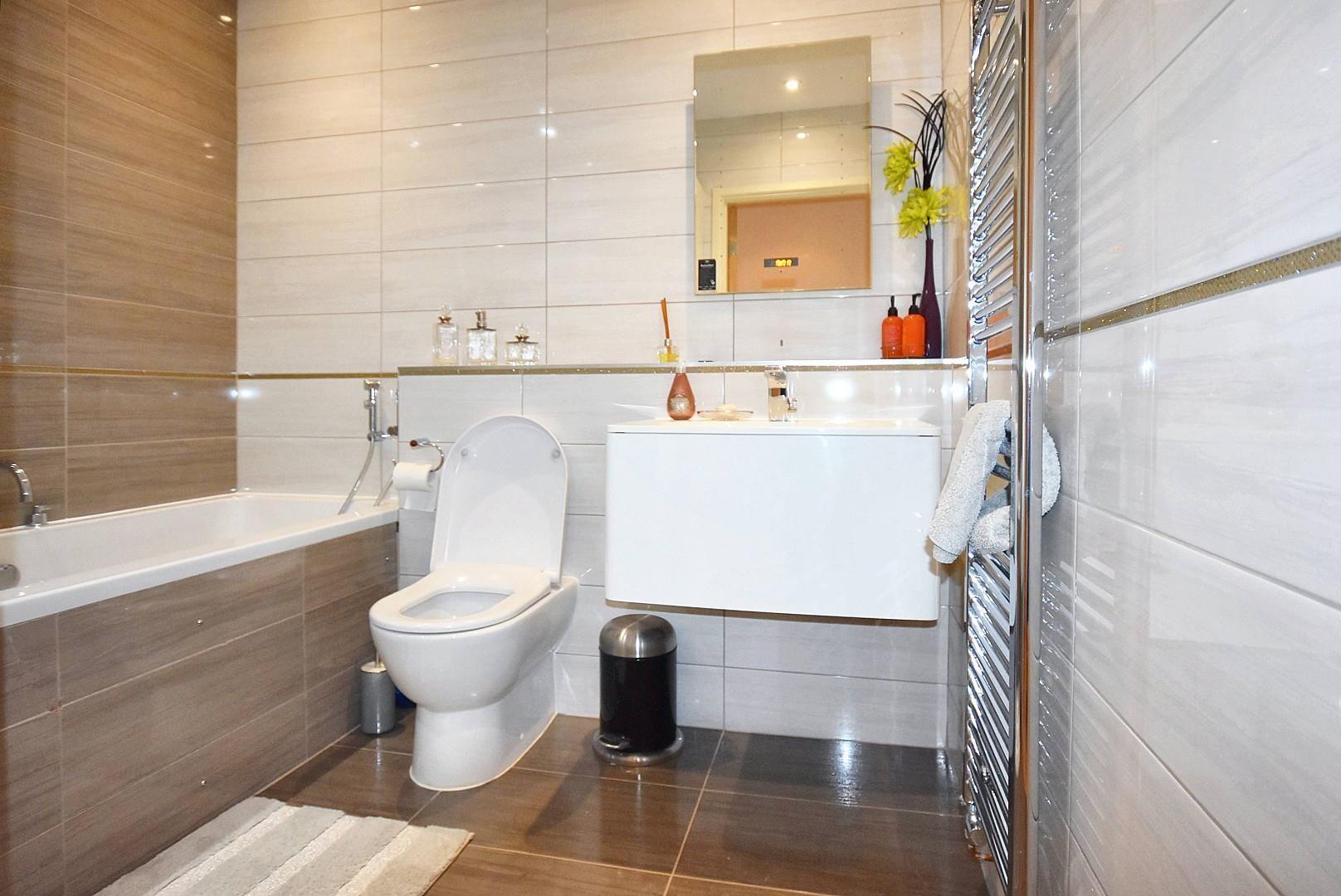 14 Bron Y Glyn Apartments, 18 Bridgeman Road, Penarth, CF64 3AW